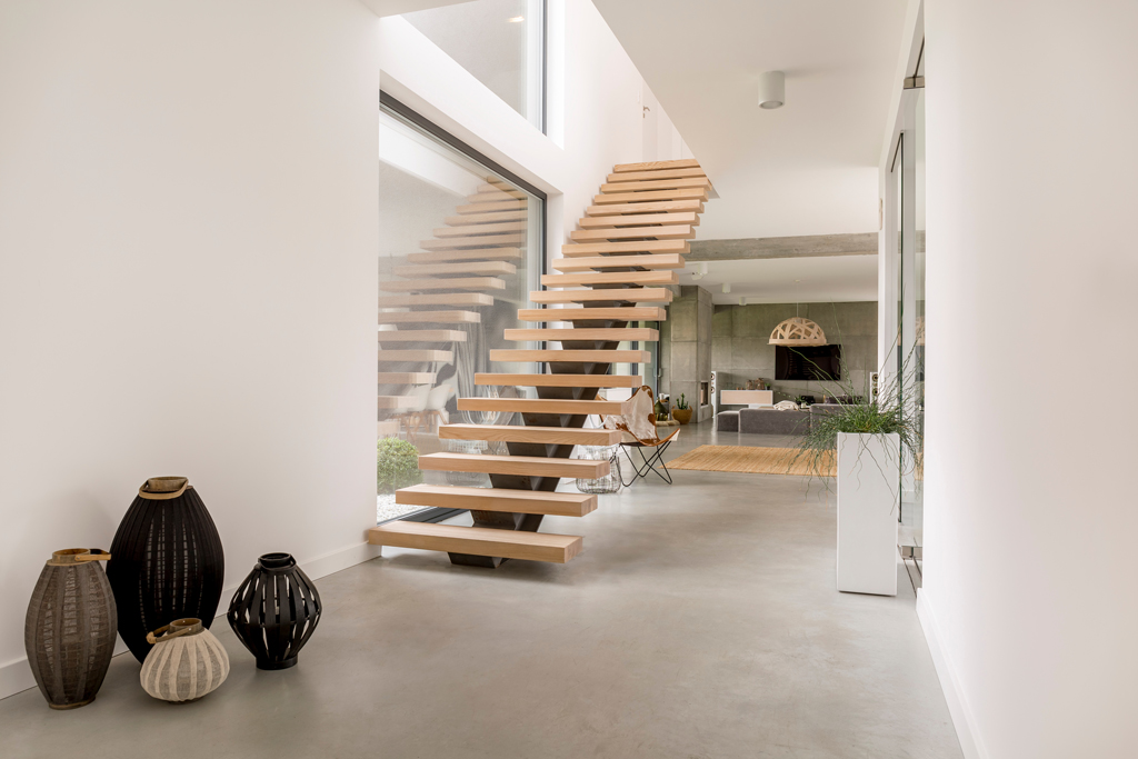 Klassische gerade Treppe
